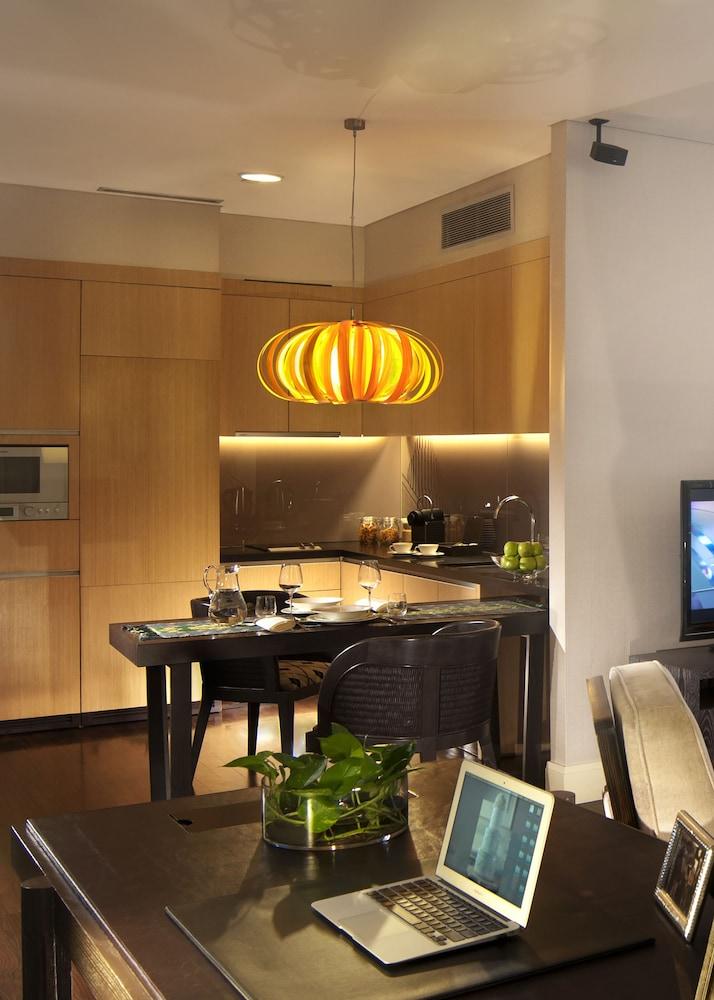 Ascott Raffles Place