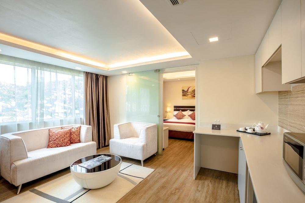 Link Hotel 4*
