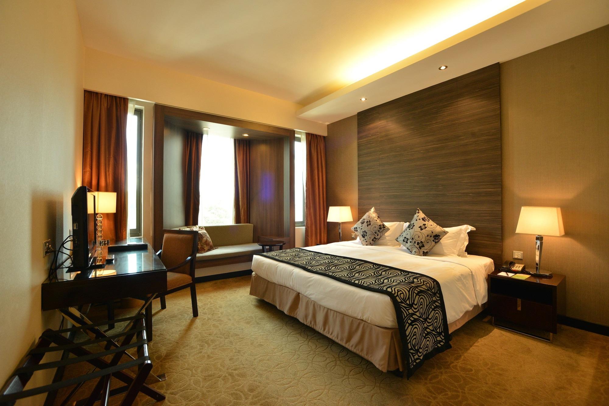 Wyndham Hotel 5*