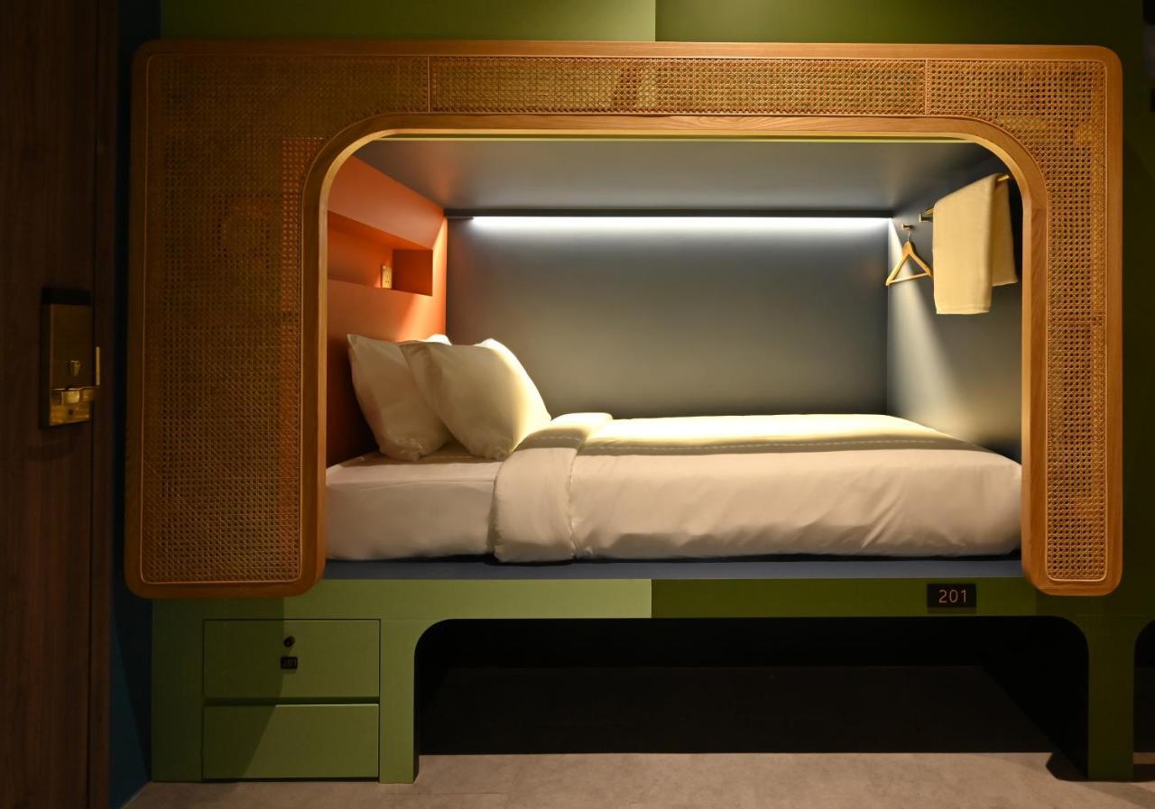 Dream Chaser Boutique Capsule Capsulehotel Singapore