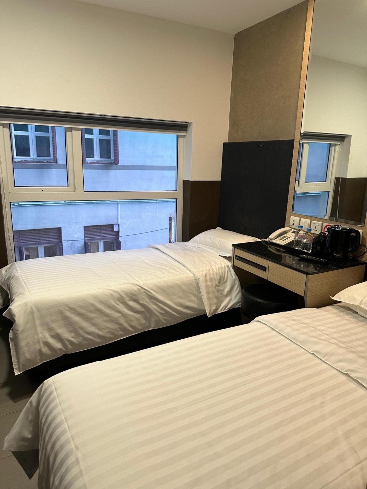 Lion Peak Bugis