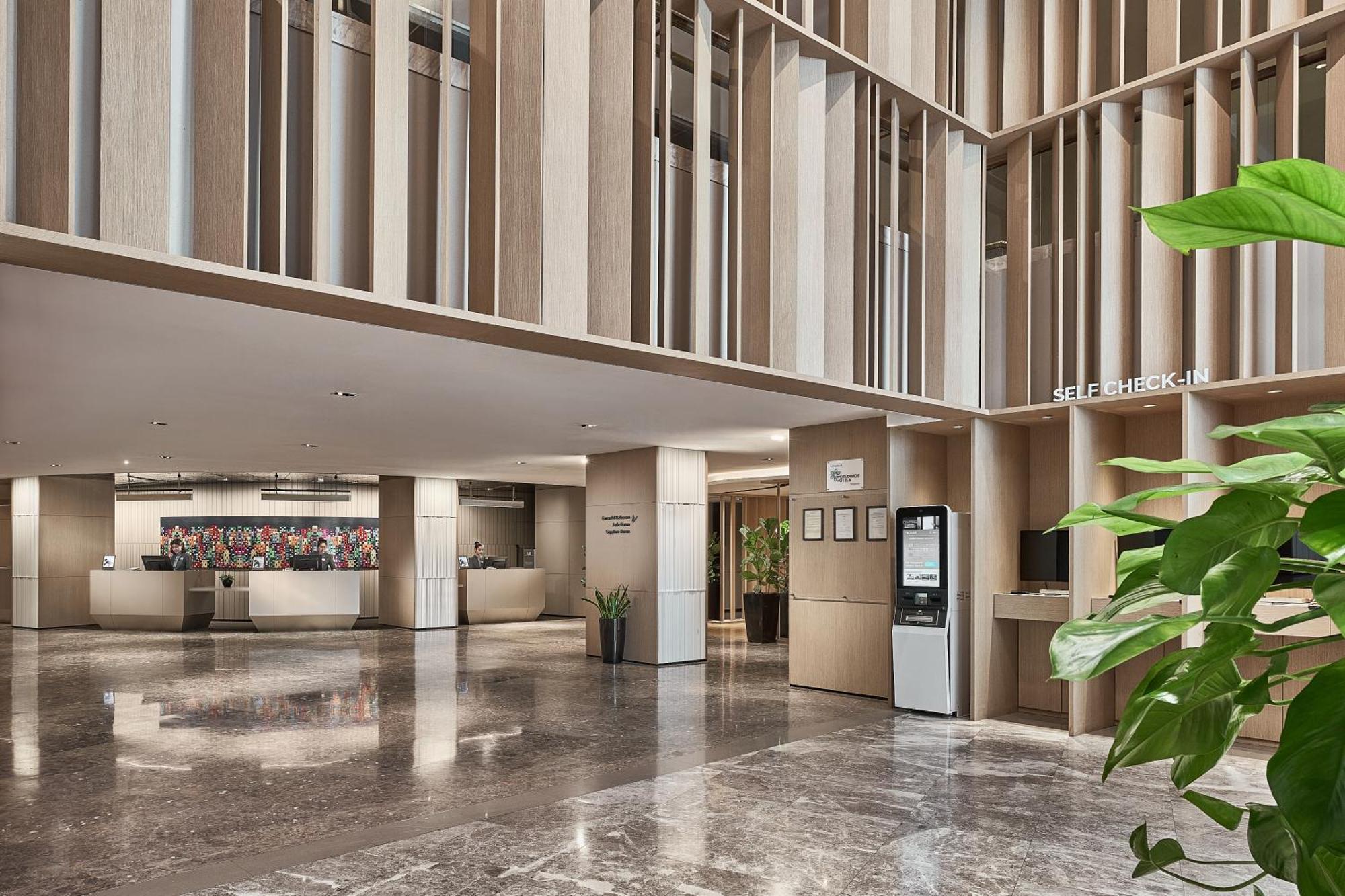 Hotel Novotel On Kitchener 4*