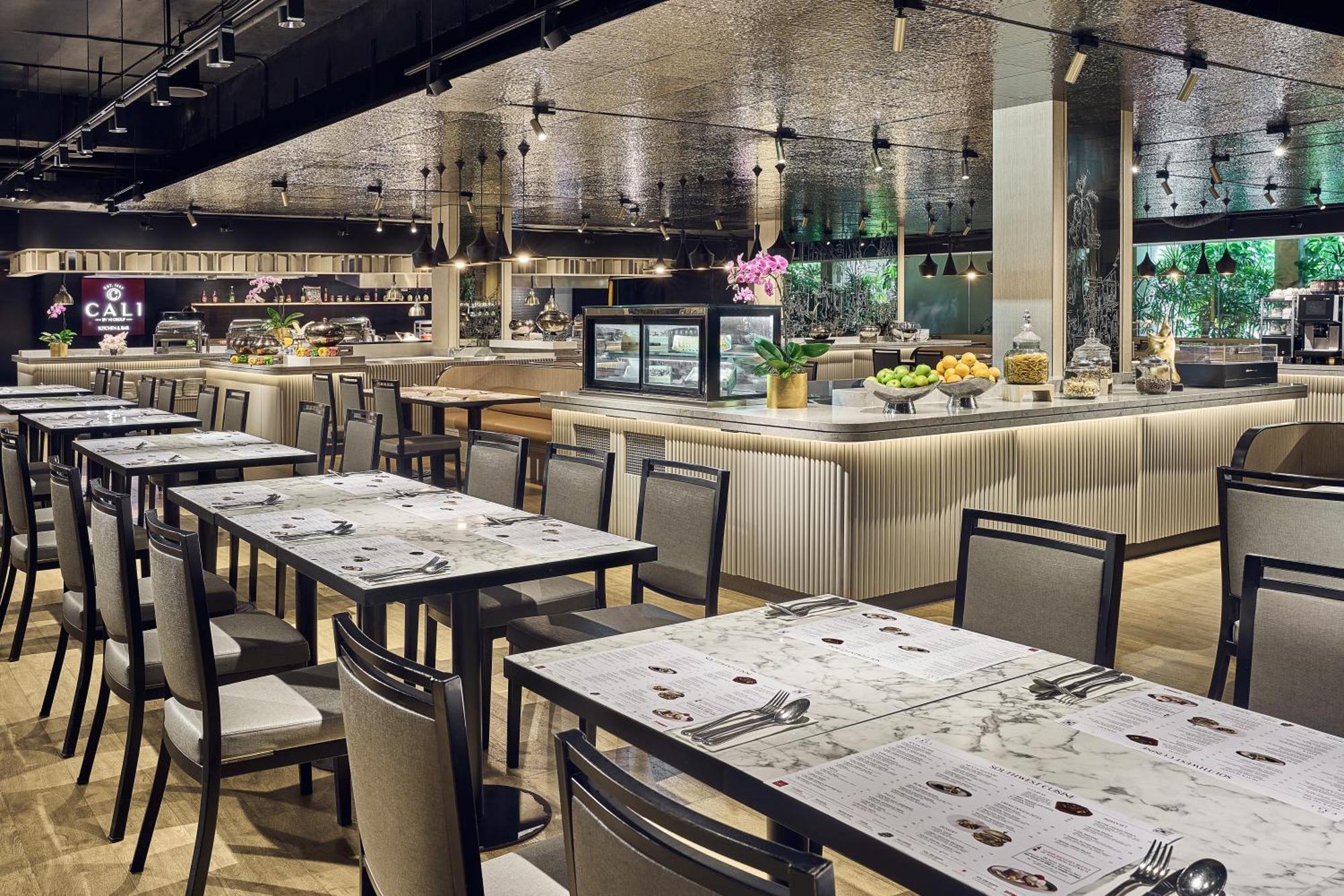 Hotel Novotel On Kitchener 4*