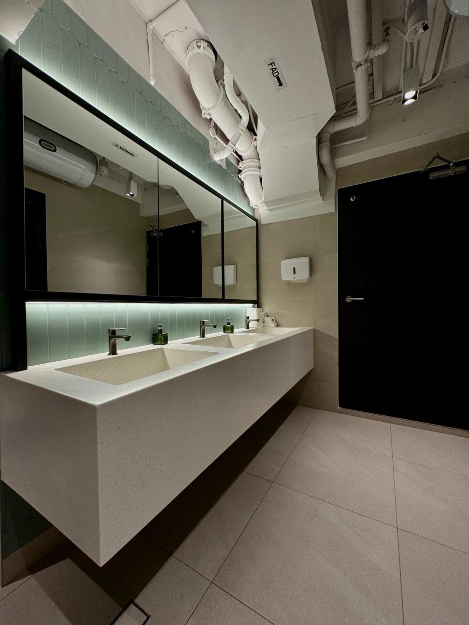 Jyu Capsule * Singapore