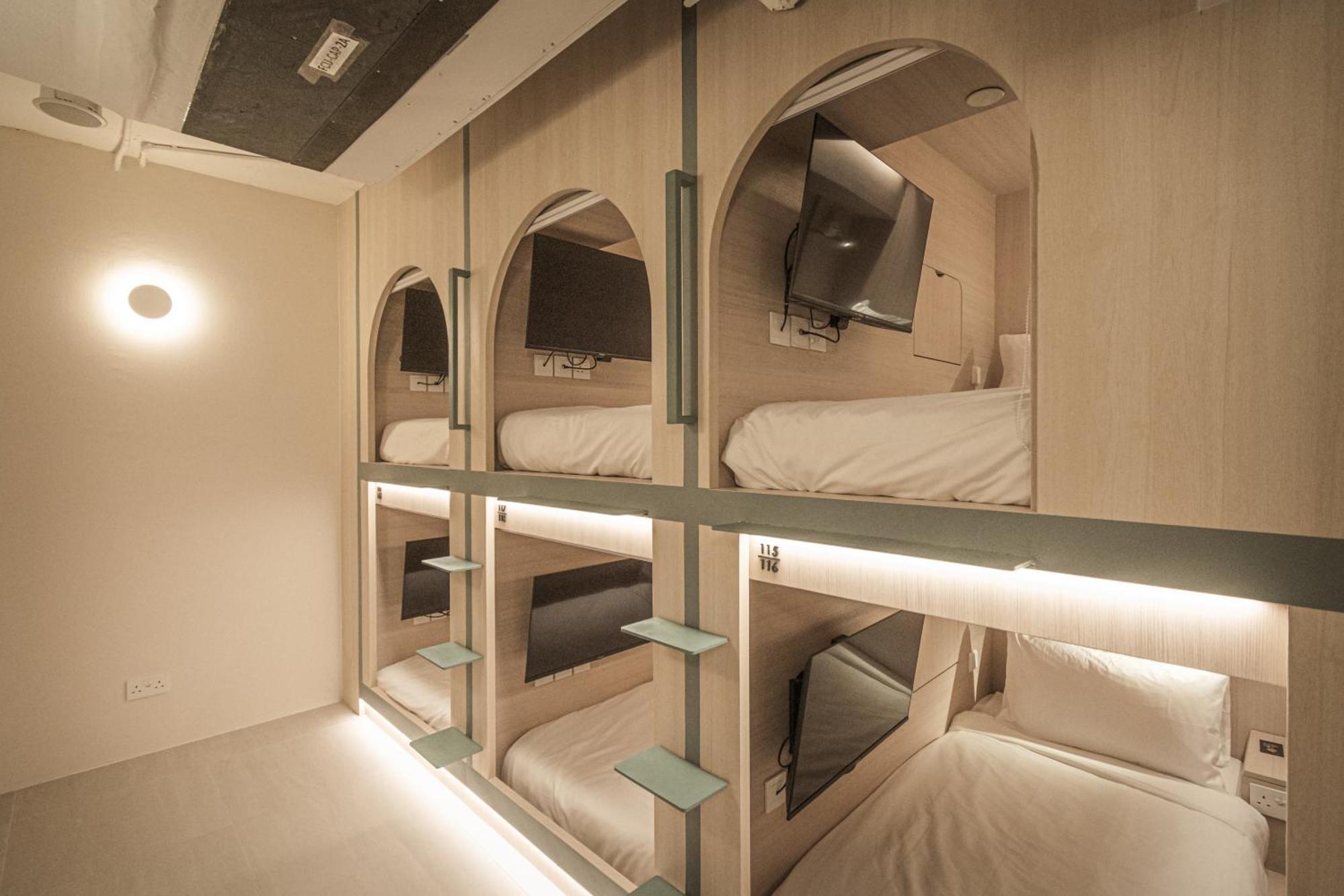 Jyu Capsule Hostel *