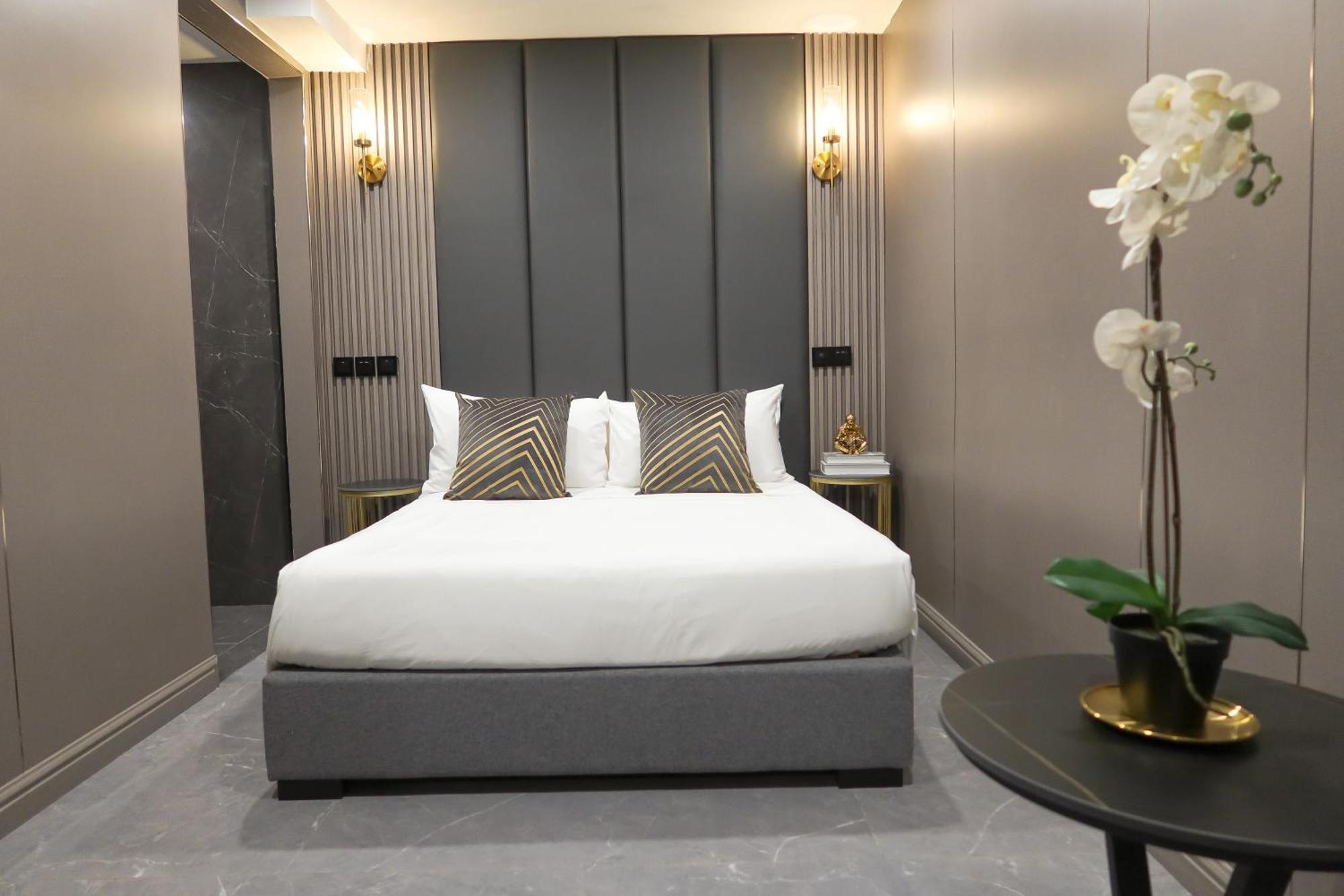 R Residences Apartment Singapore