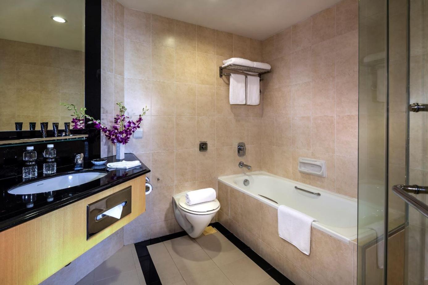 Furama Centre Hotel 4*