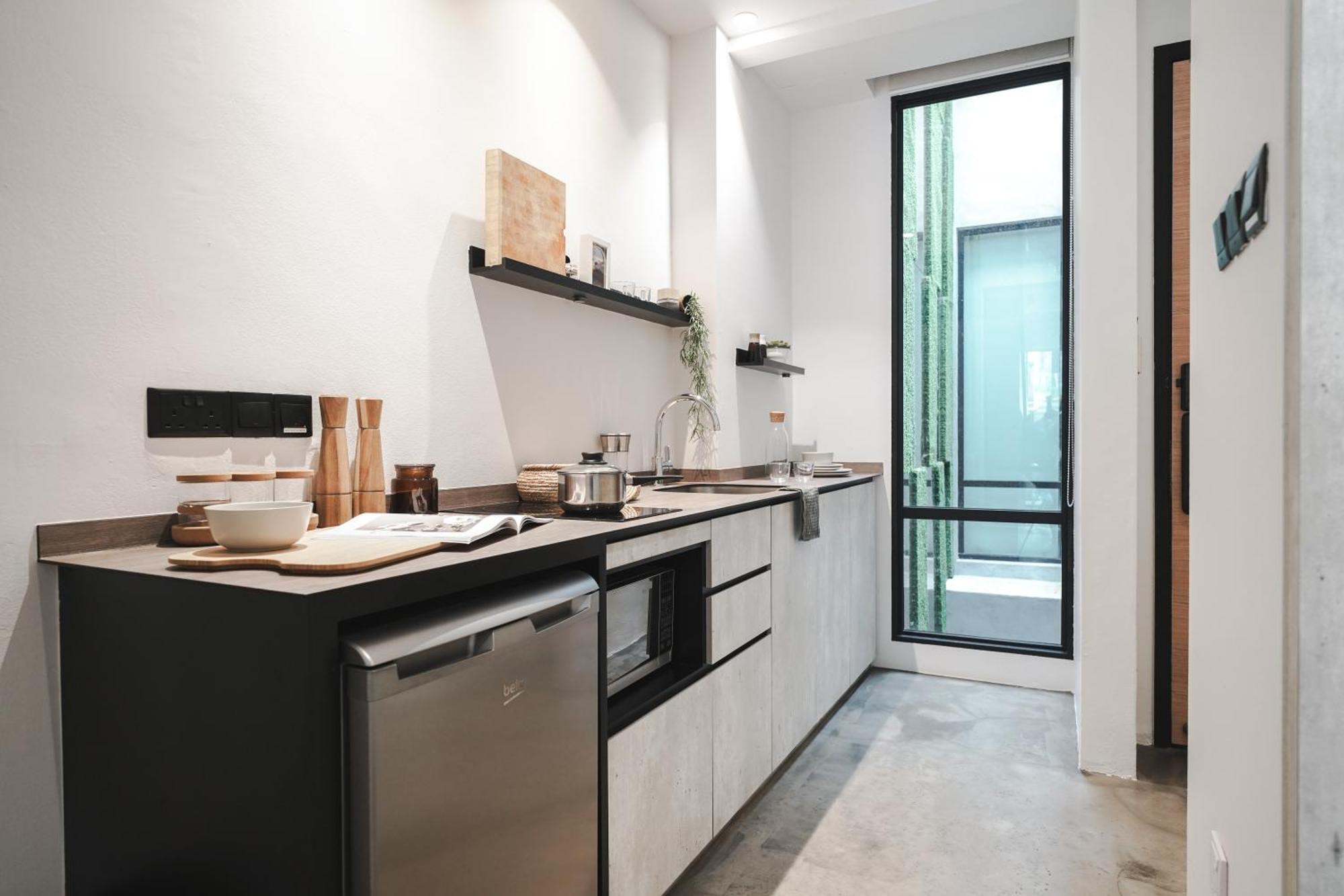 Base Residences: Hong Kong Street Apartment Singapore