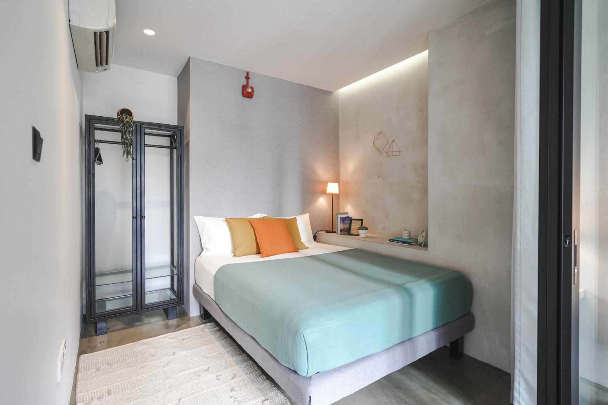 Base Residences: Hong Kong Street * Singapore