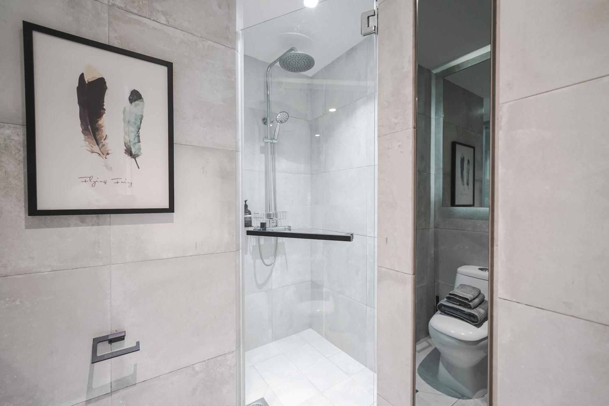 Base Residences: Hong Kong Street *