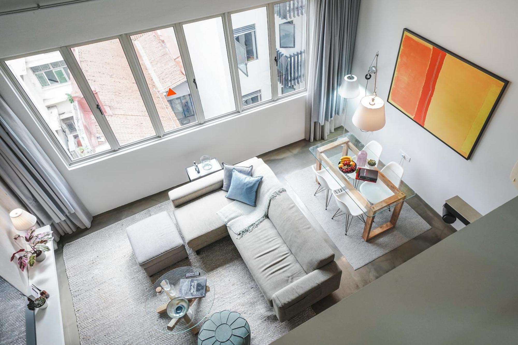 Apartment Base Residences: Hong Kong Street