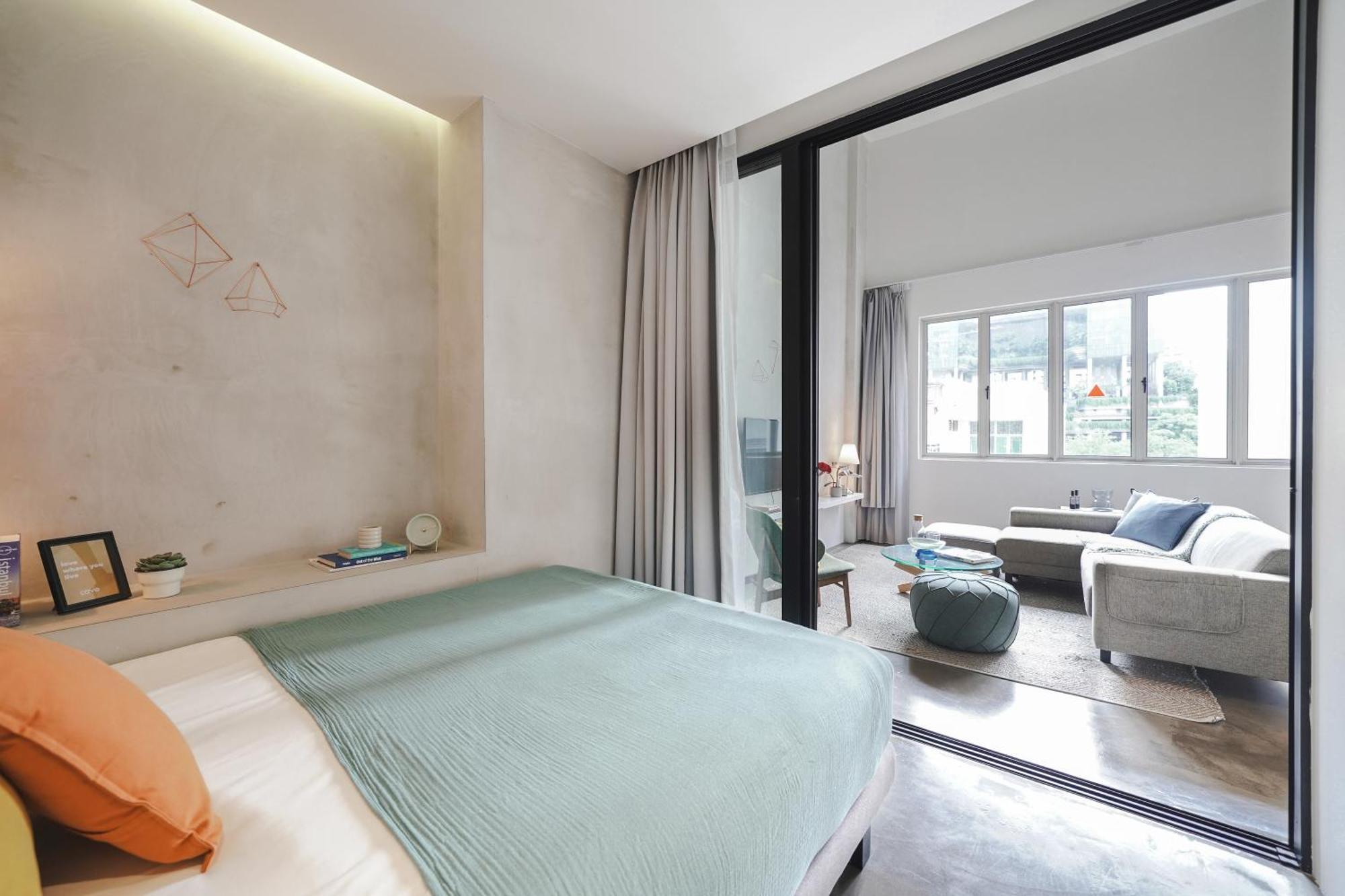 Base Residences: Hong Kong Street Apartment *