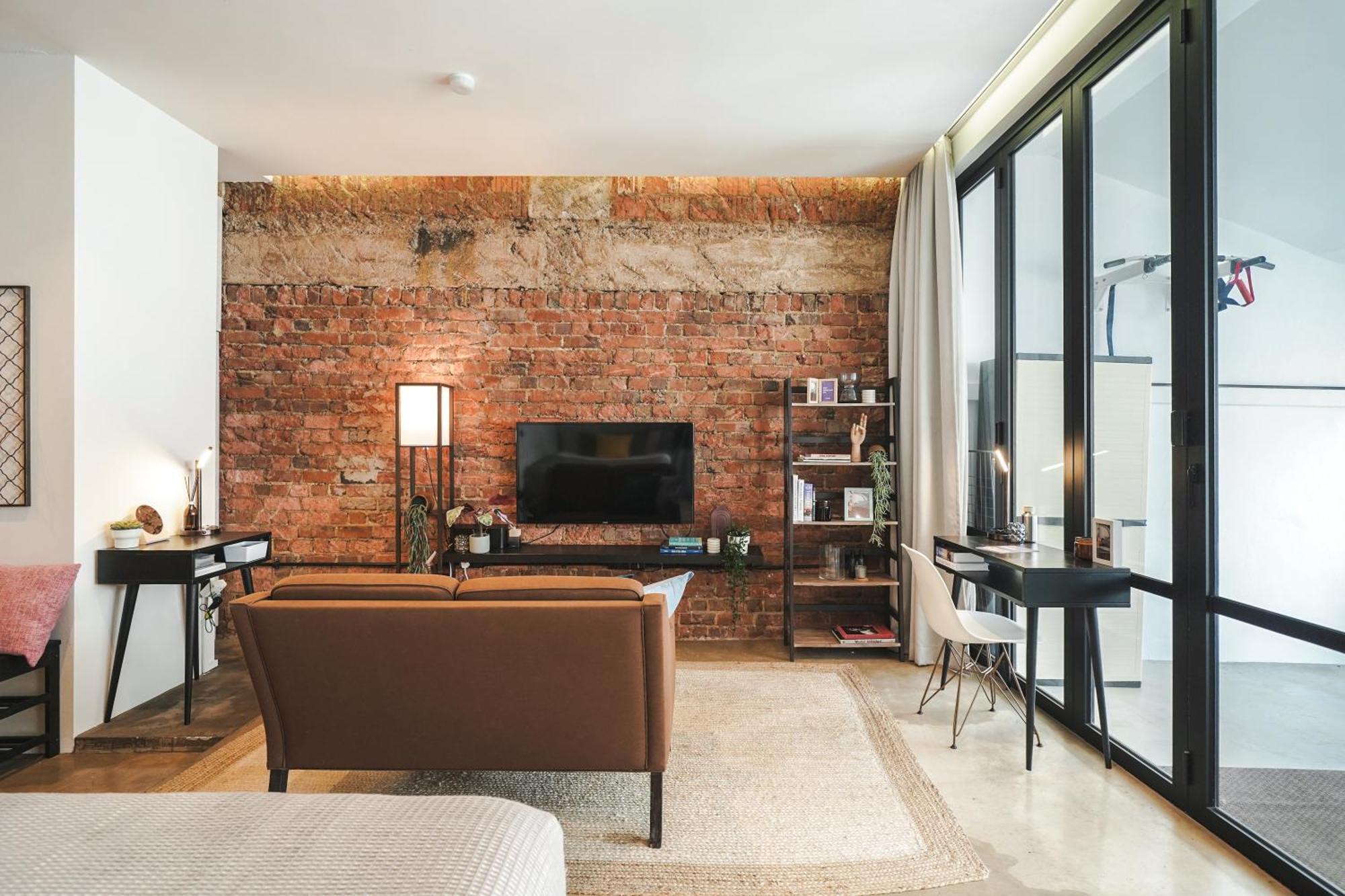 Base Residences: Hong Kong Street Apartment Singapore