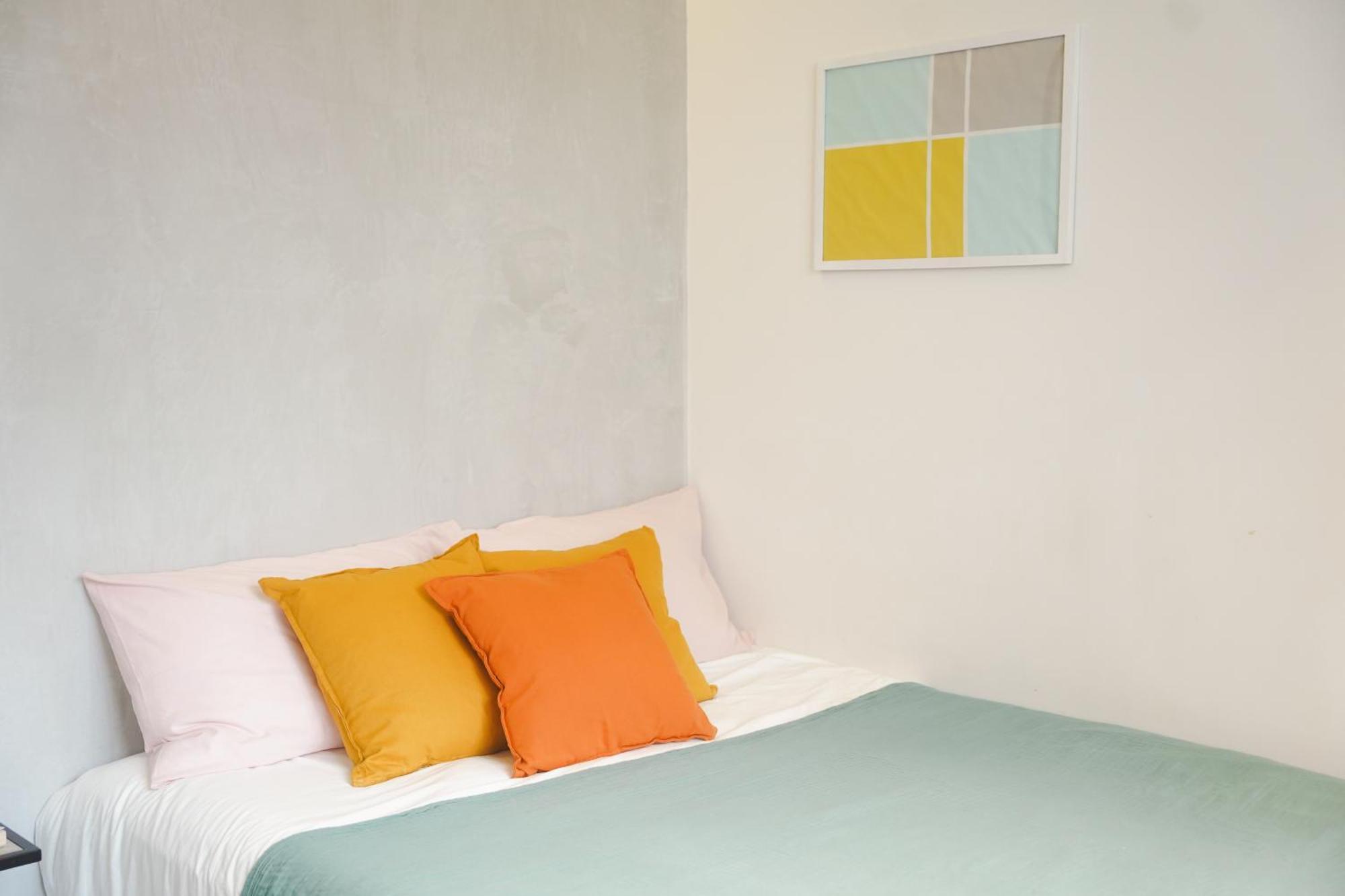 Base Residences: Hong Kong Street *
