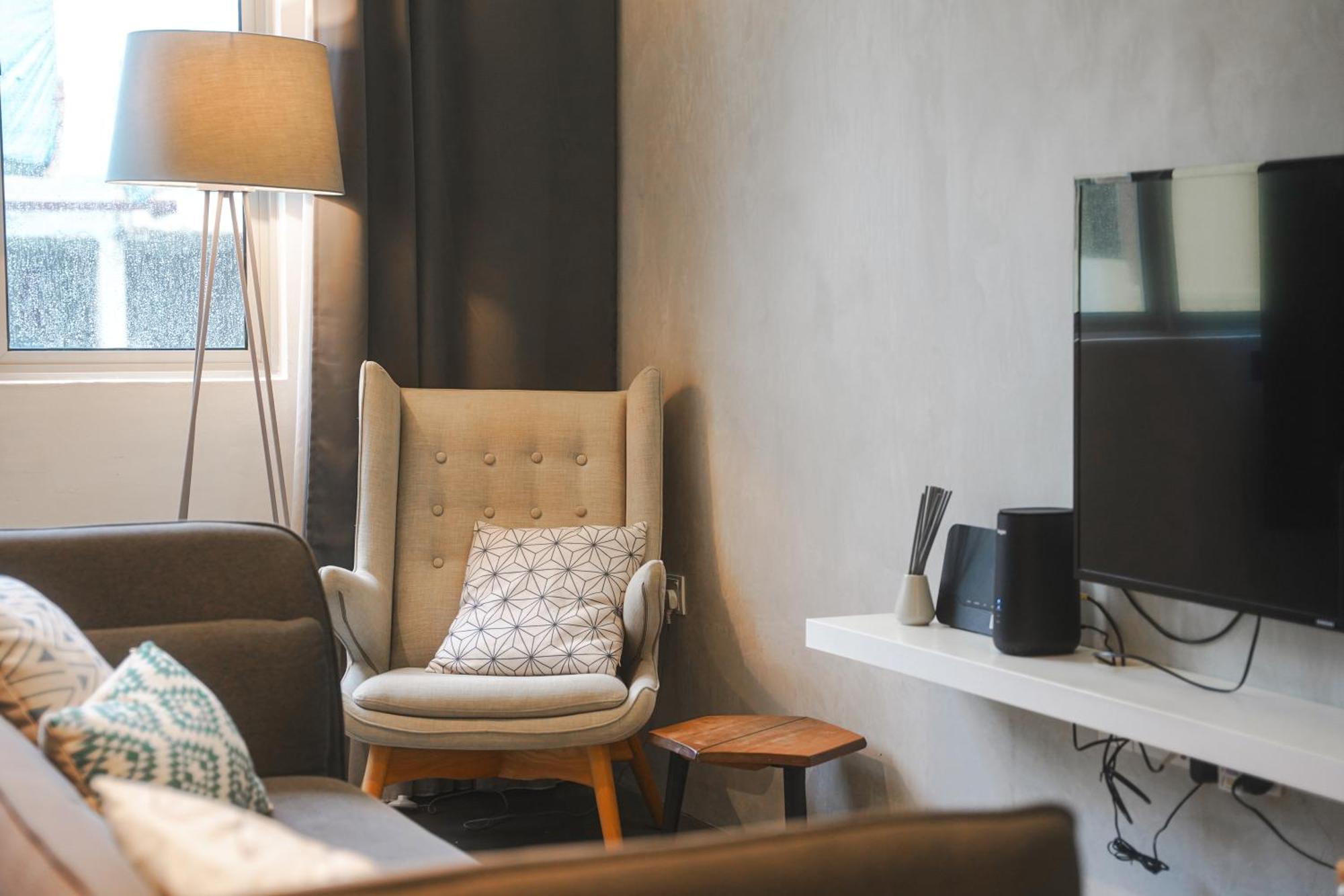 Base Residences: Hong Kong Street Apartment