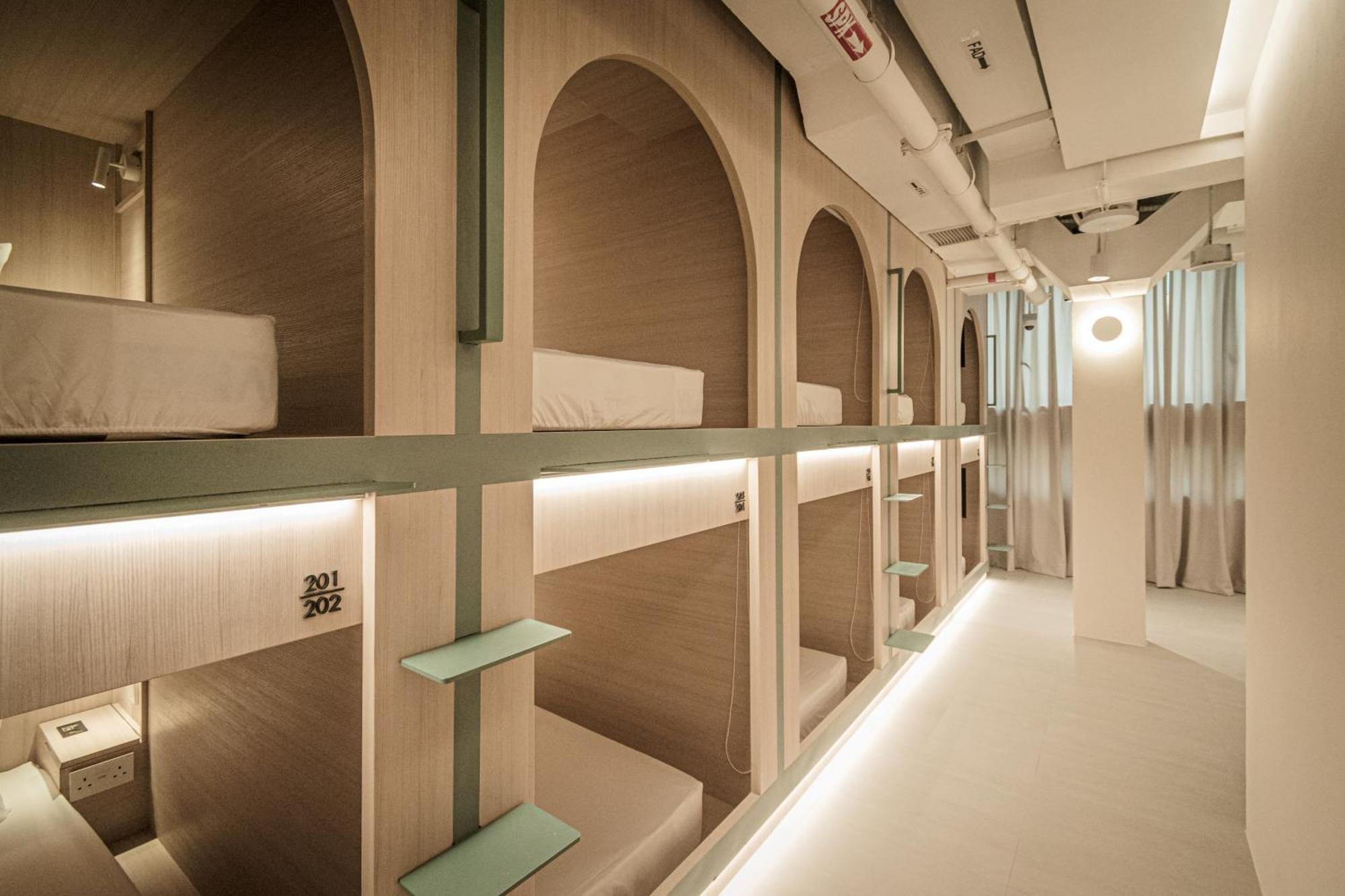 Jyu Capsule Hostel *