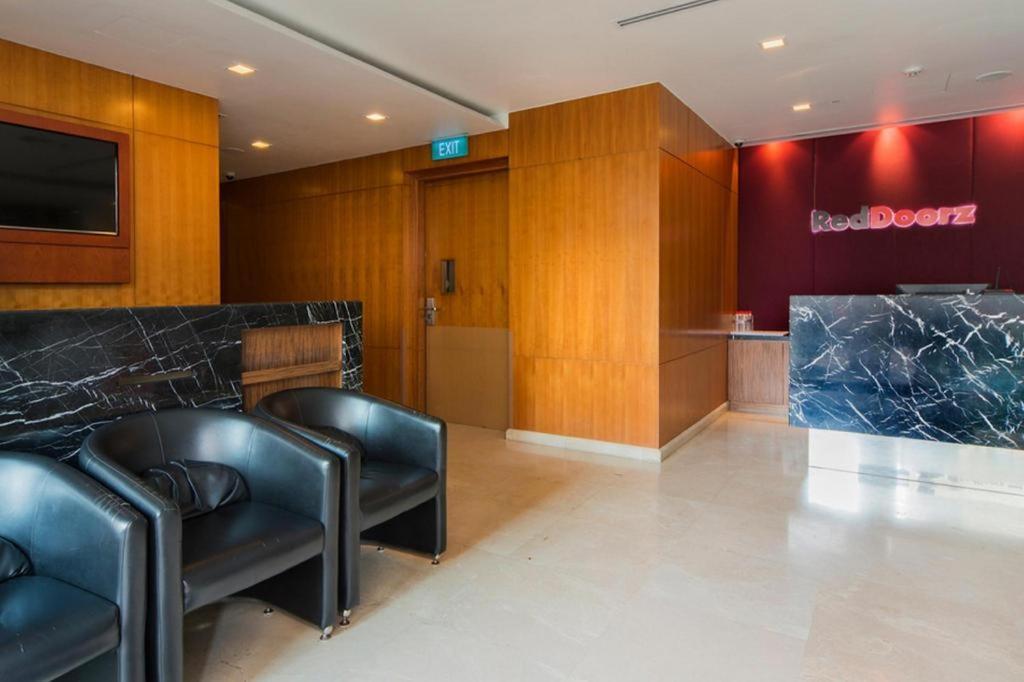 Reddoorz Premium @ Balestier Singapore