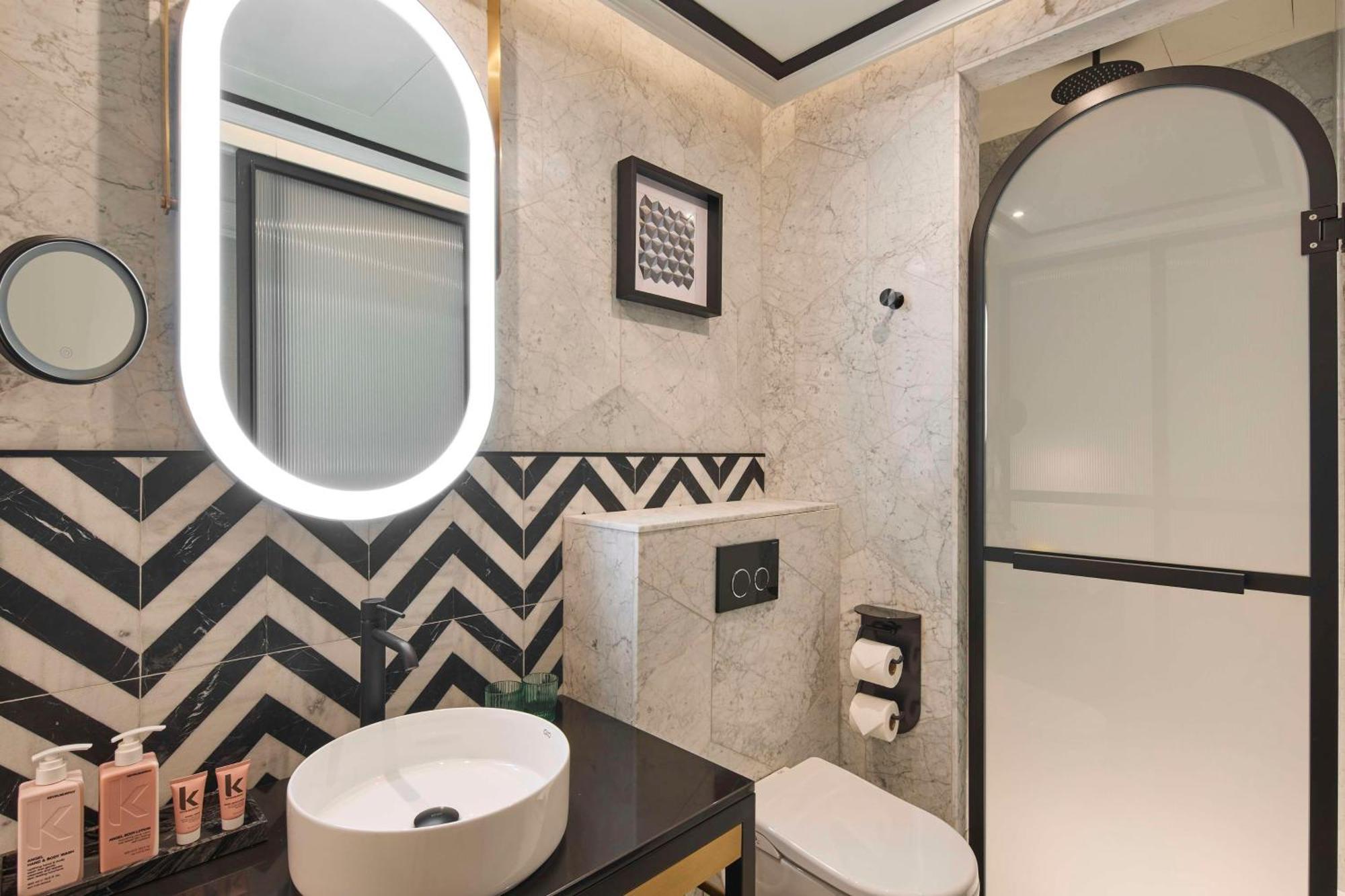 Qt Hotel Singapore