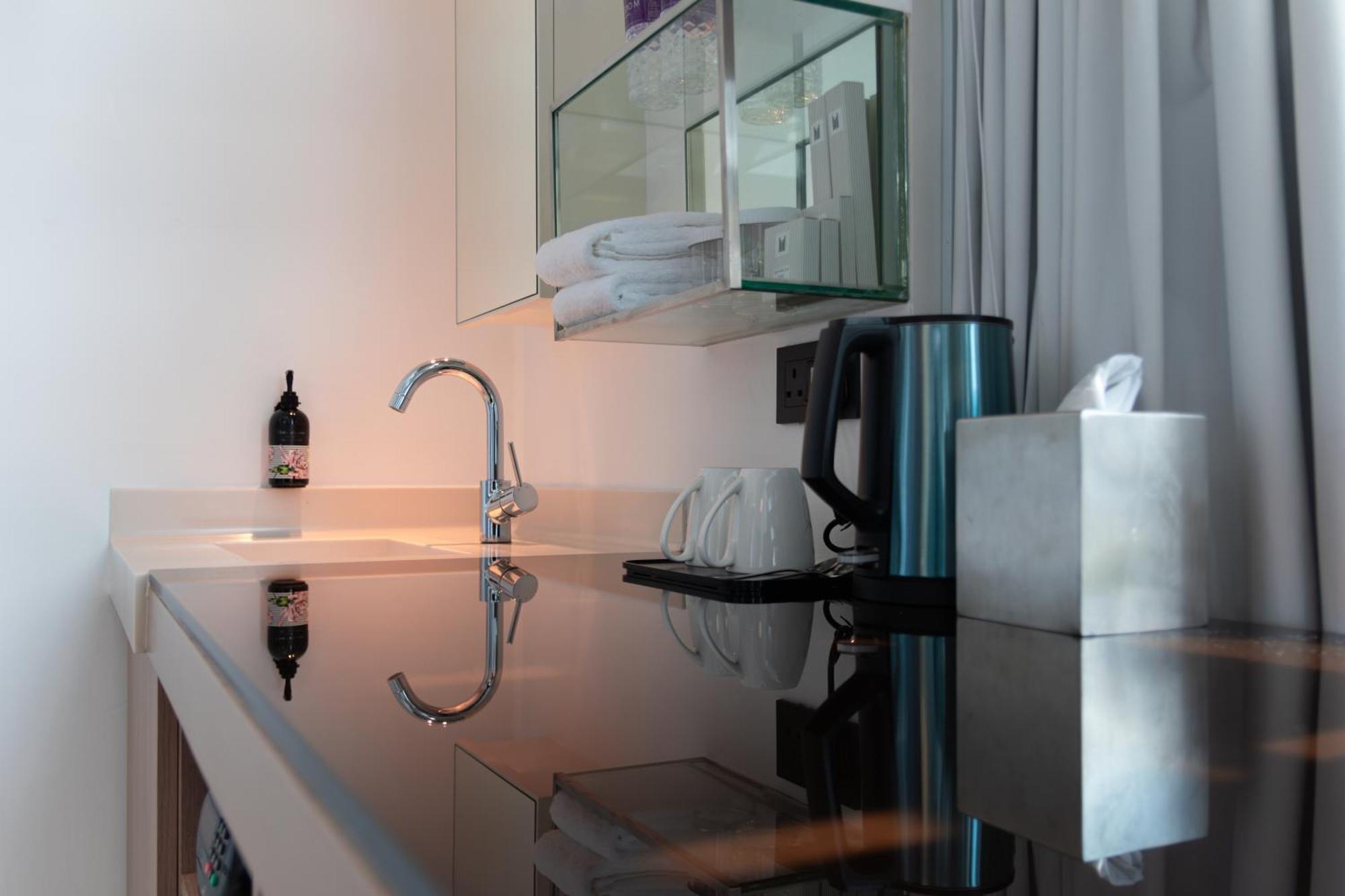 Hotel M