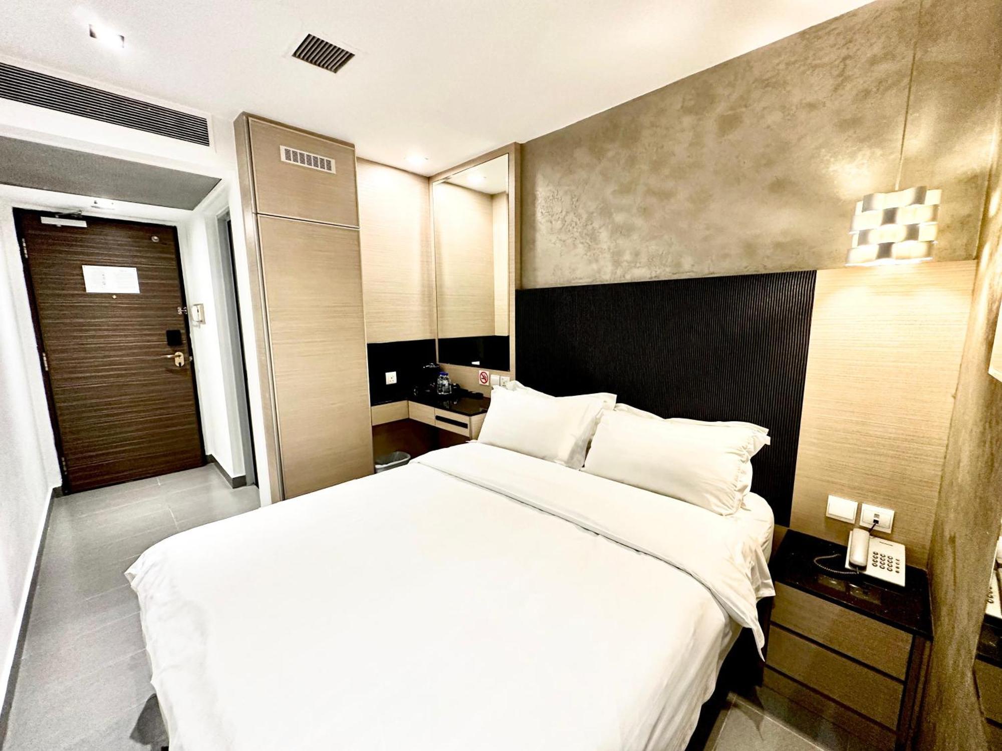 Lion Peak Bugis Hotel Singapore