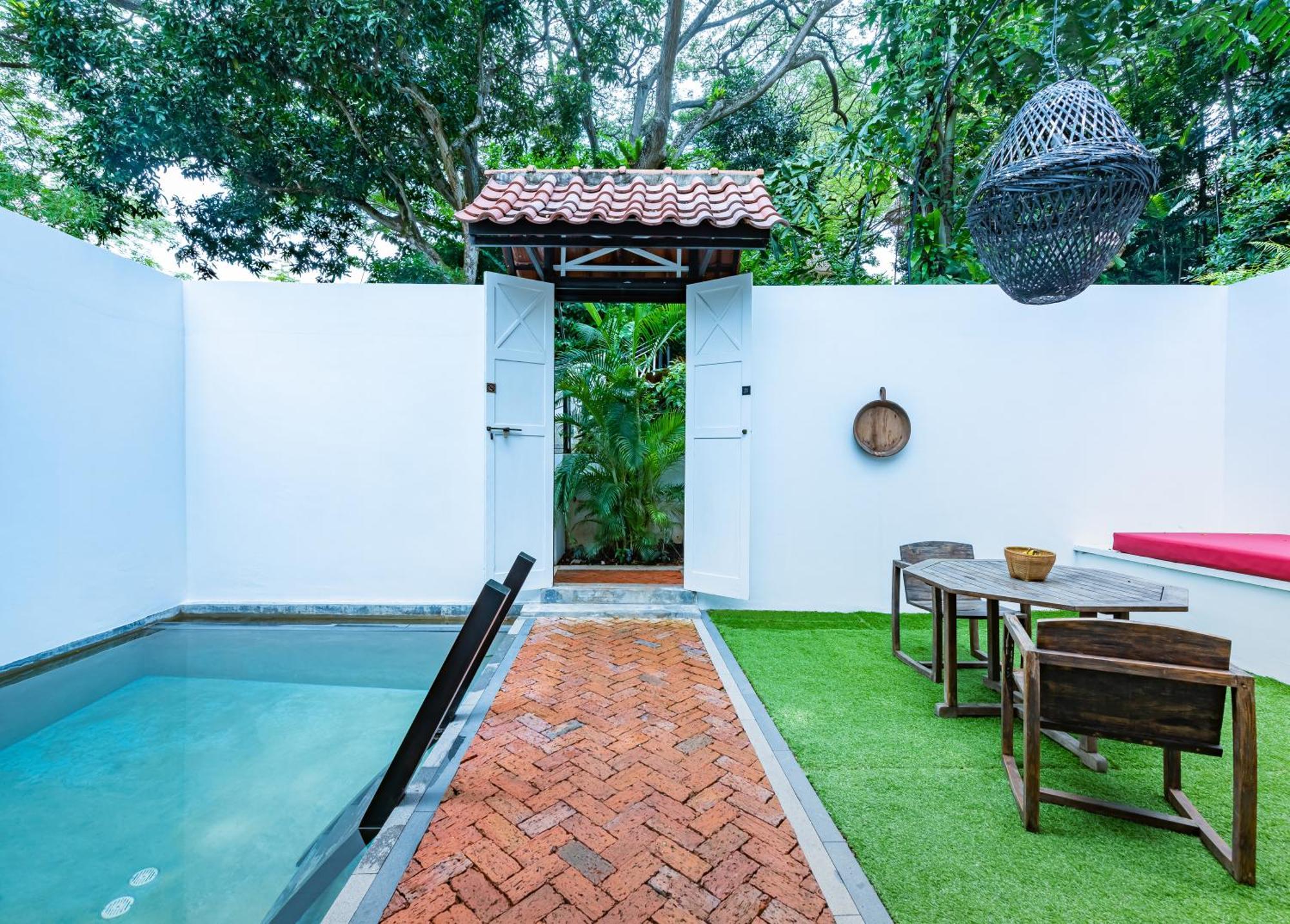 Labrador (adults Only) Singapore