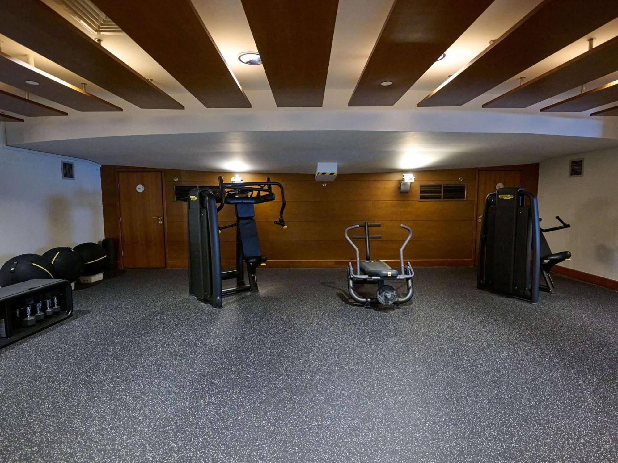 Swissotel The Stamford Hotel 5*