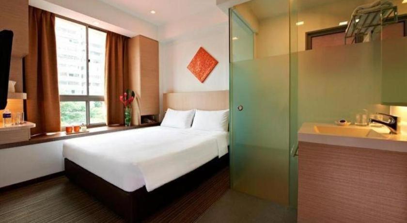 Reddoorz Premium @ Balestier Hotel Singapore