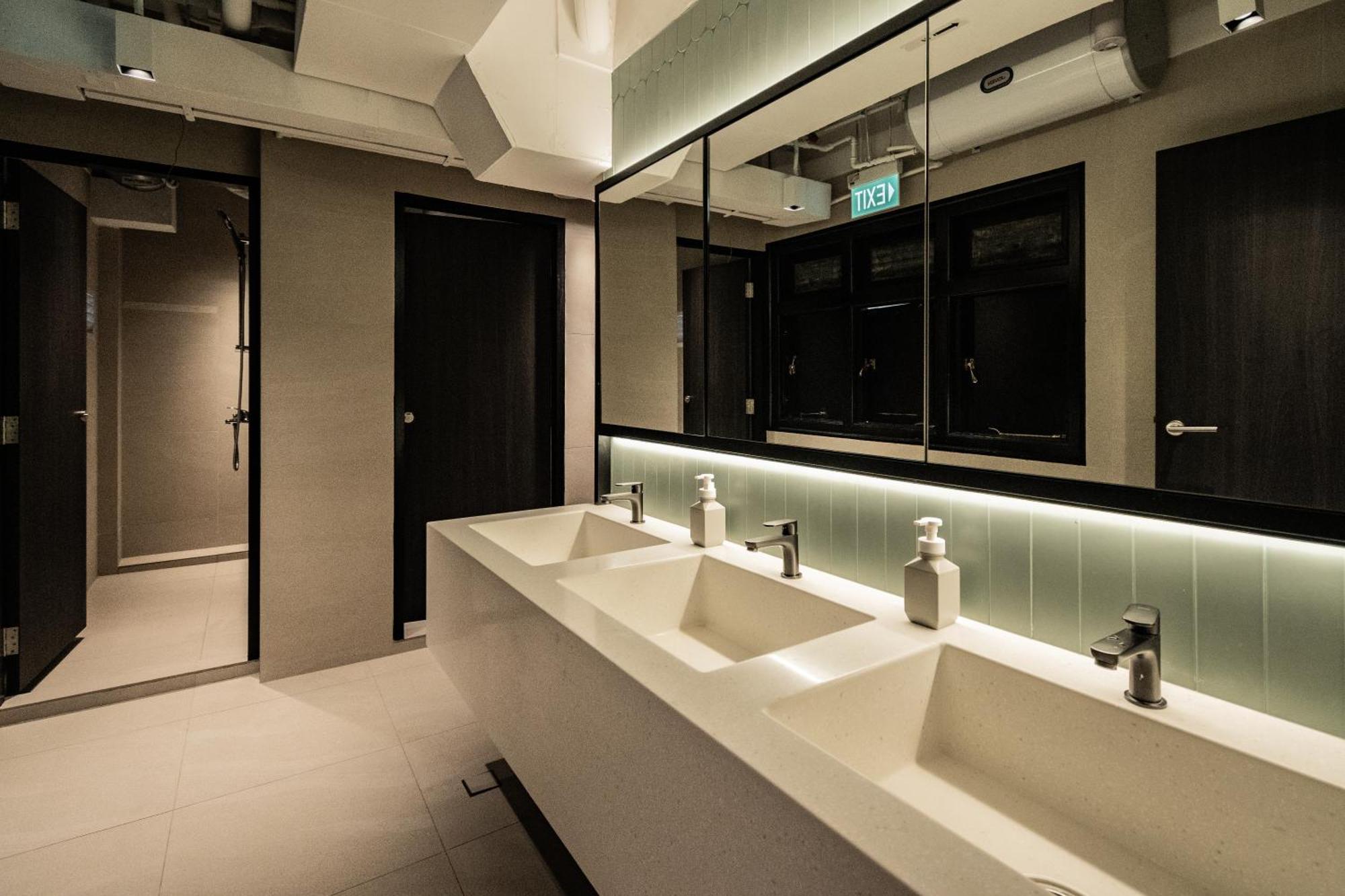 Jyu Capsule Hostel *