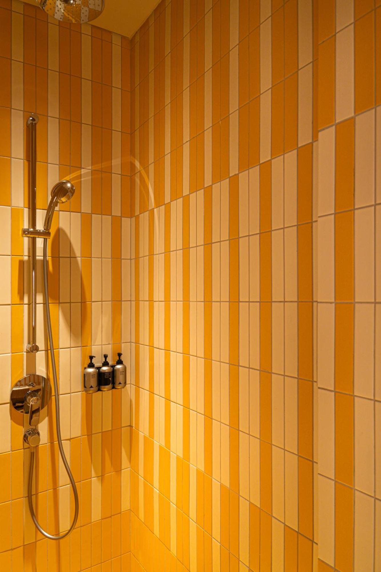 The Standard, 5* Singapore