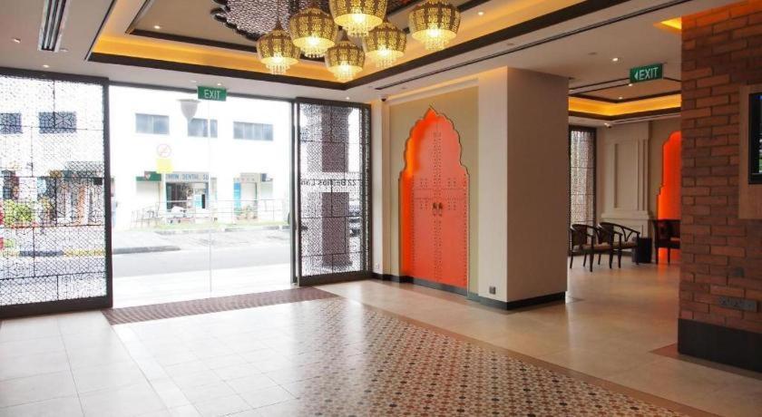 Aqueen Heritage Little India Hotel