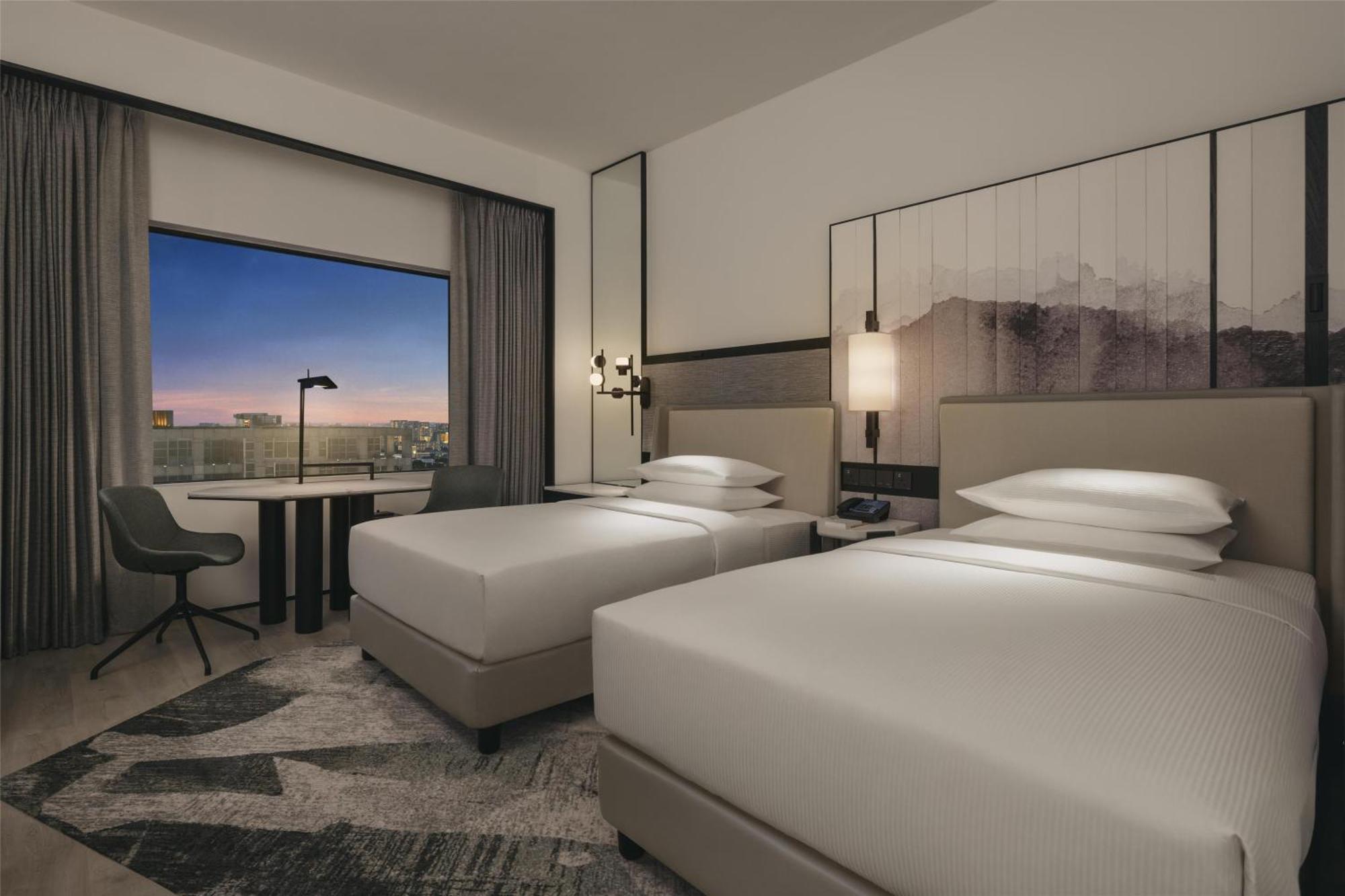Hilton Orchard Hotel 5*