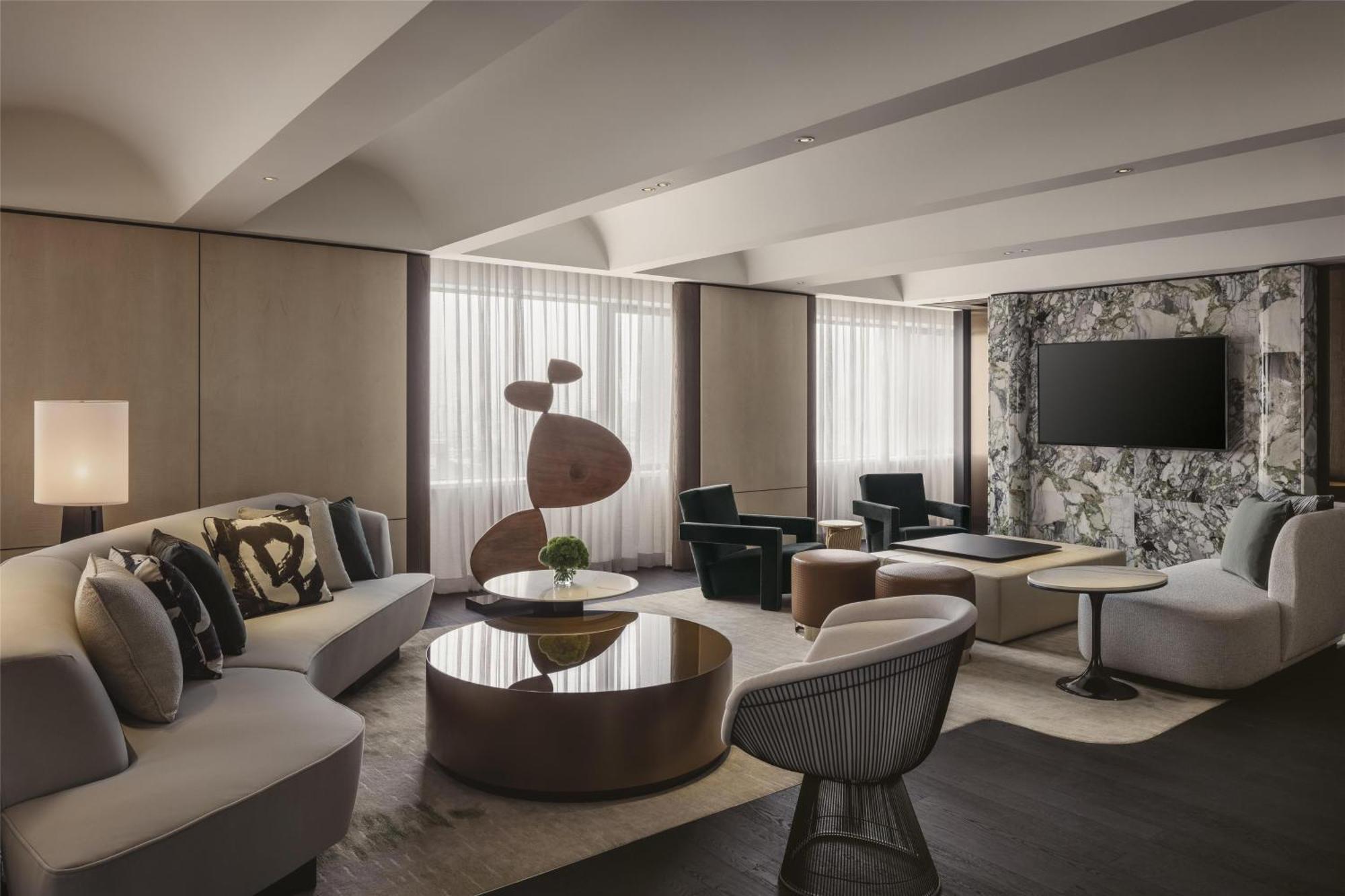 Hilton Orchard Hotel 5*