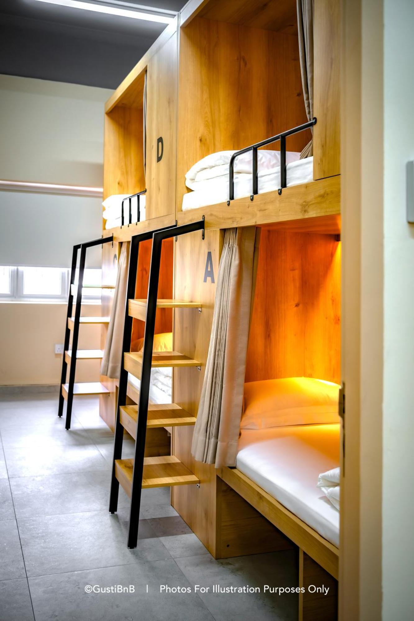 Hostel Gusti *