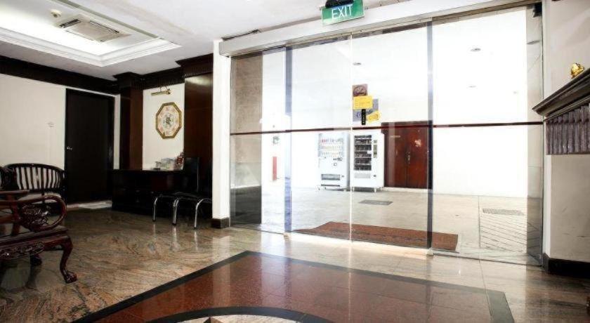 Darlene 2* Singapore