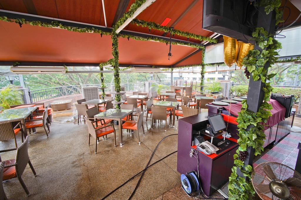 The At Recreation Club Hotel