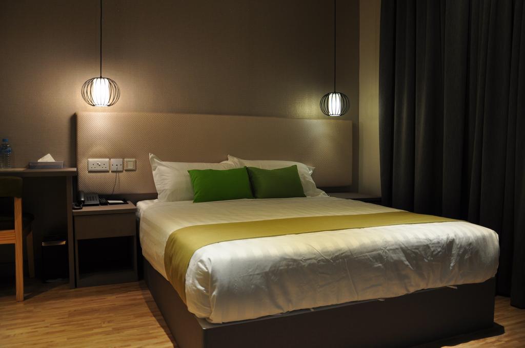 Champion Hotel 3*