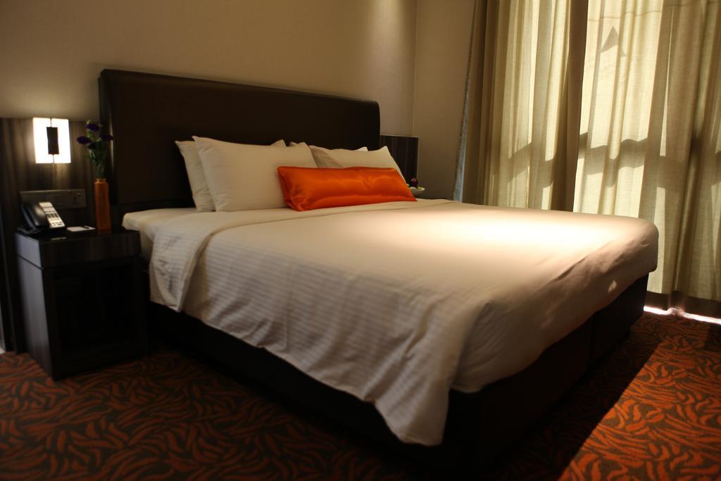 Hotel Aqueen Kitchener