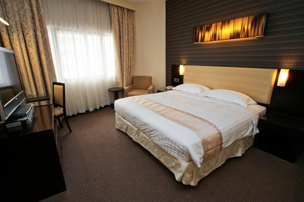 Royal Queens Hotel Singapore