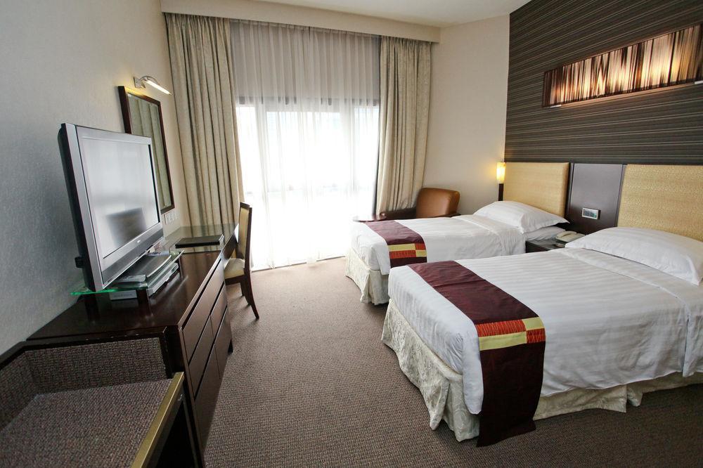 Royal Queens 4* Singapore