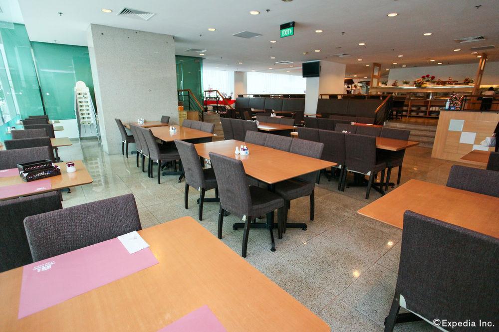 Royal Queens Hotel 4*