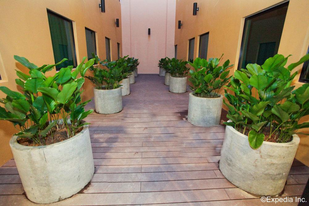 Yan Hotel