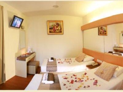 Hi Dot Hotel 3*