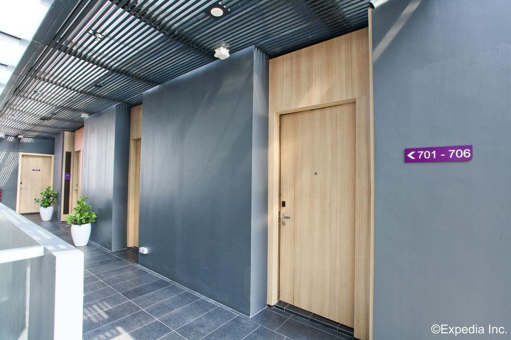 Aqueen Kitchener 3* Singapore