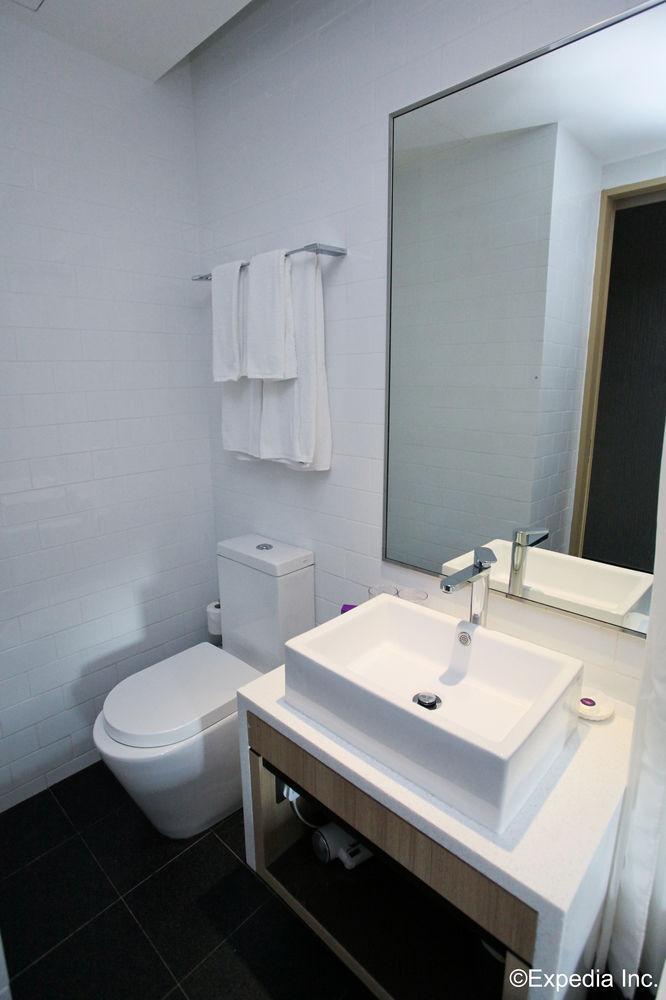 Aqueen Kitchener 3*