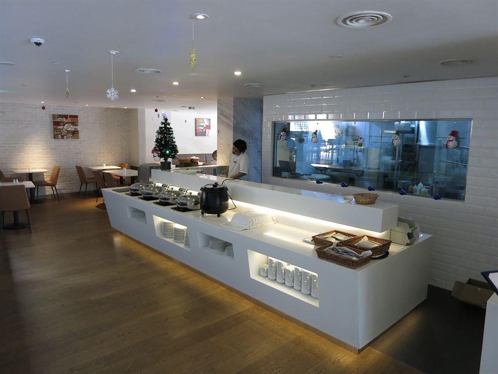Aqueen Kitchener 3*