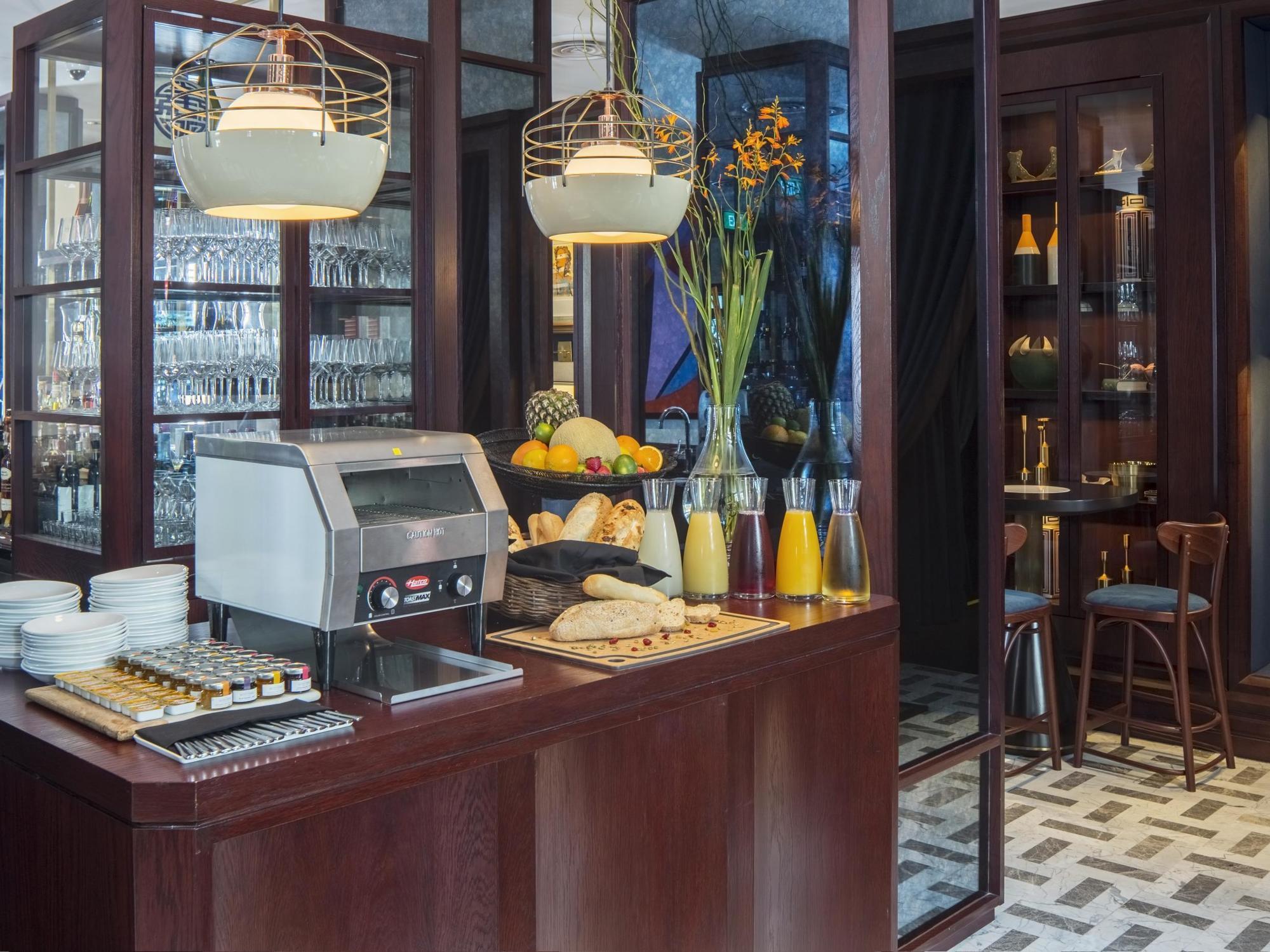 The Club Hotel 4*