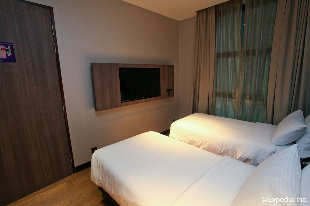 Hotel Aqueen Kitchener Singapore