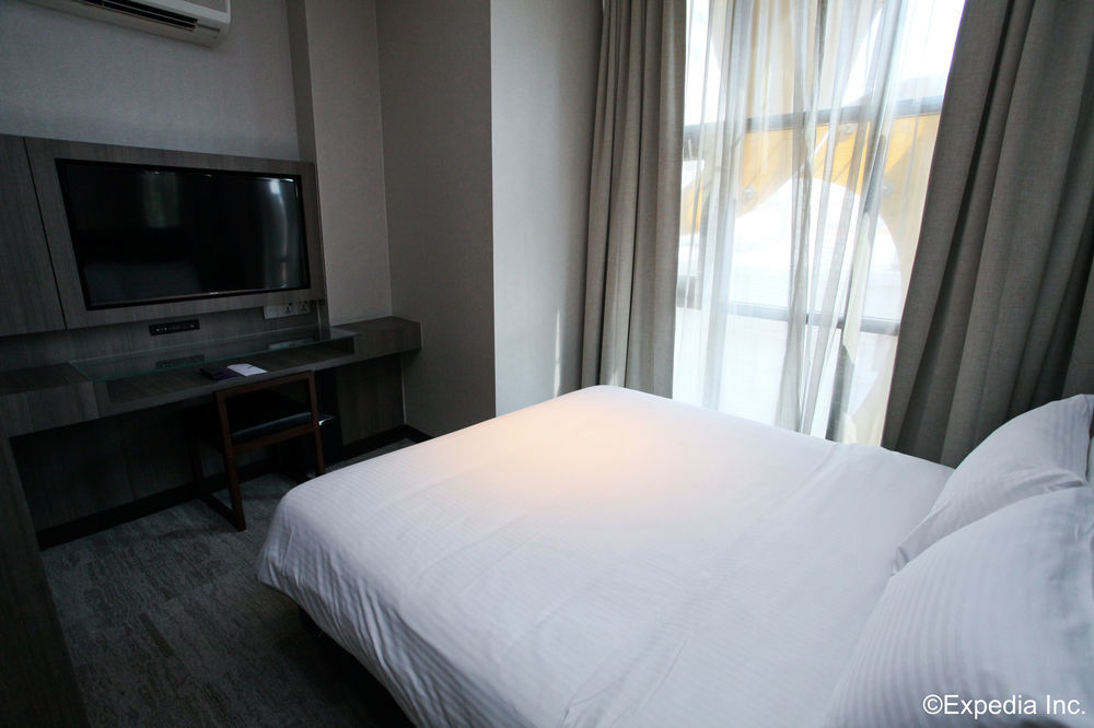 Aqueen Kitchener 3* Singapore