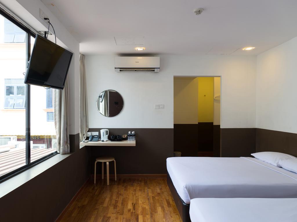 Hotel Reddoorz Near Mustafa Center
