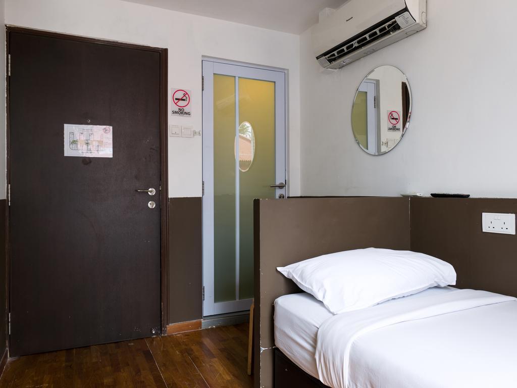 Hotel Reddoorz Near Mustafa Center Singapore
